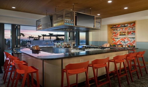 JW Marriott Tampa Water Street - Six Bar - Book on ClassicTravel