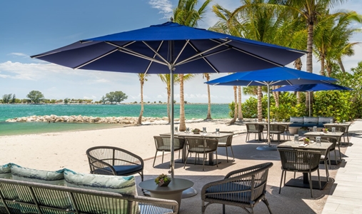 JW Marriott Clearwater Beach Resort & Spa - Eskape Beach Bar & Grill - Book on ClassicTravel.com