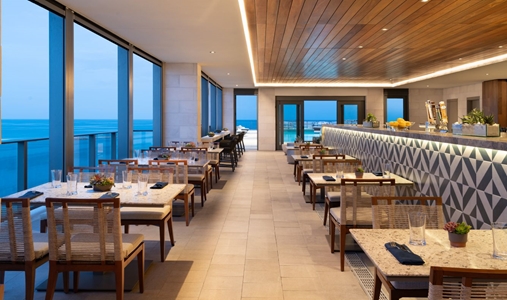 JW Marriott Clearwater Beach Resort & Spa - The Deep End - Book on ClassicTravel.com