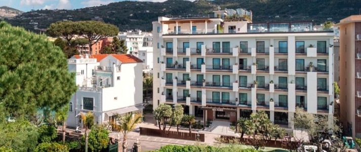 Ara Maris - Exterior - Book on ClassicTravel.com