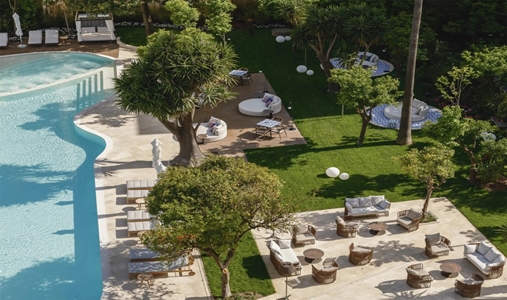 Ara Maris - Garden - Book on ClassicTravel.com