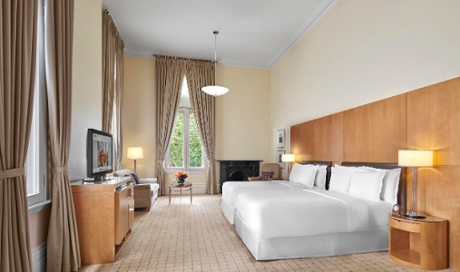 The Fullerton Sydney Deluxe Twin Room