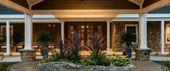 The Grand at Bedford Village Inn - Entrance - Book on ClassicTravel.com