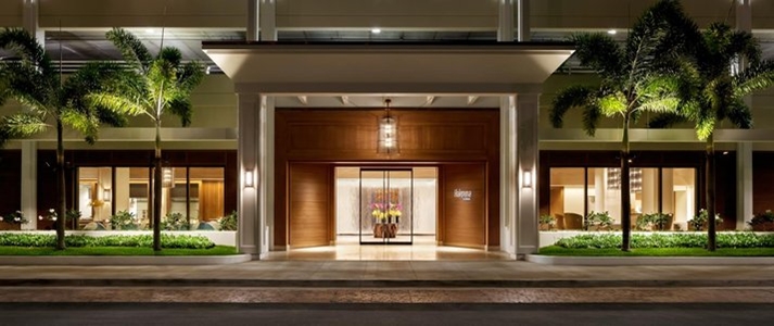 Halepuna Waikiki by Halekulani - Entrance - Book on ClassicTravel.com