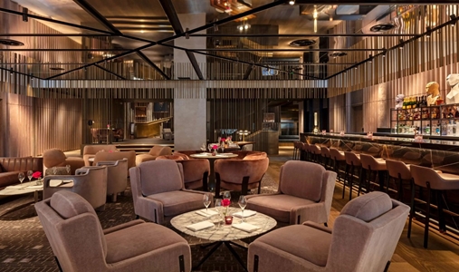 The Londoner - Champagne Bar - Book on ClassicTravel.com