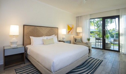 classic-travel-com-hawks-cay-resort-Water-View-Lanai_King-Bed