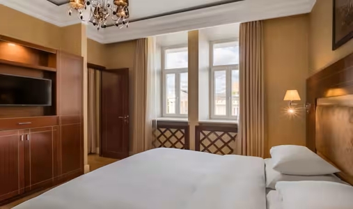 Grand Hotel Vilnius Curio Collection by Hilton - Photo #8