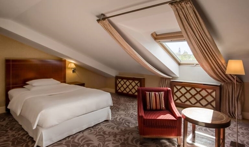 Grand Hotel Vilnius Curio Collection by Hilton - Photo #3