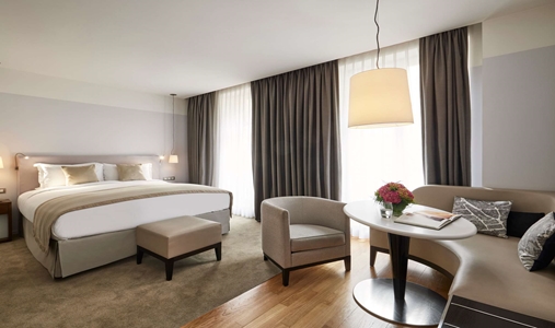Sofitel Paris Arc de Triomphe - Suite Junior Premium - Book on ClassicTravel.com