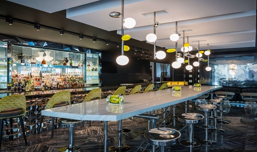 Sofitel Chicago Magnificent Mile - Le Bar - Book on ClassicTravel.com