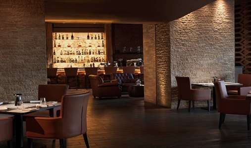 Sofitel Dubai The Palm - Porterhouse Bar - Book on ClassicTravel.com