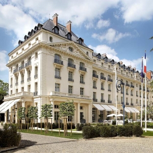 Waldorf Astoria Trianon Palace Versailles Exterior