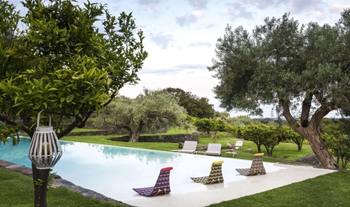 Monaci delle Terre Nere - Infinite Pool - Book on ClassicTravel.com