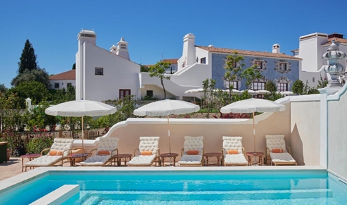 Hotel Vermelho - Pool - Book on ClassicTravel.com