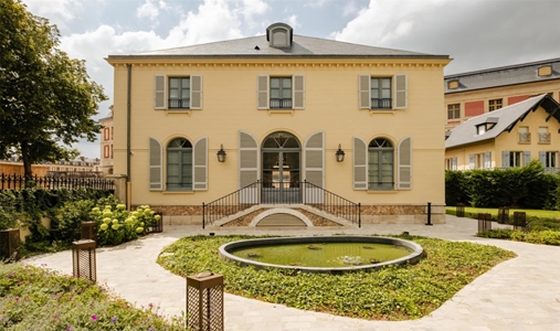 Les Lumieres - Courtyard - Book on ClassicTravel.com