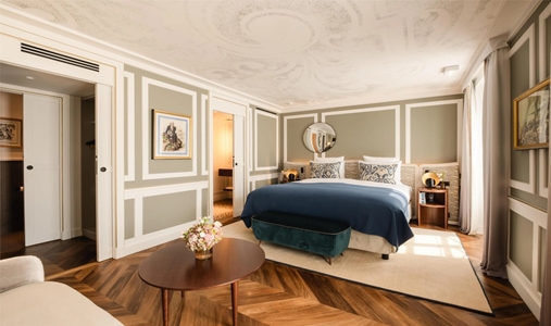 Les Lumieres - Suite - Book on ClassicTravel.com