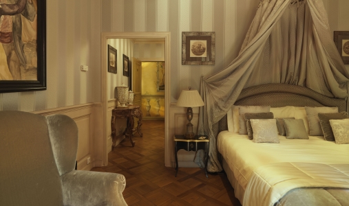 Villa Gallici-classictravel.com-virtuoso-Suite