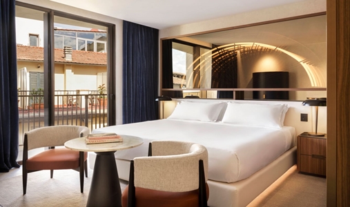 W Florence - Deluxe King - Book on ClassicTravel.com