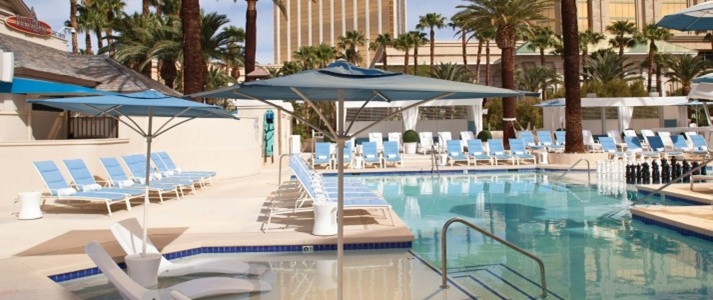 W Las Vegas - Outdoor Pool - Book on ClassicTravel.com