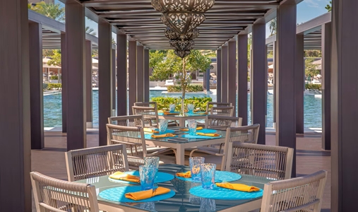 W Muscat - WET Deck - Book on ClassicTravel.com