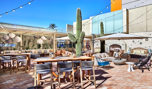 The Westin Phoenix Downtown - Jacy & Dakota's Outdoor Patio - Book on ClassicTravel.com