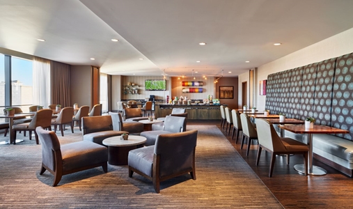 The Westin Phoenix Downtown - Westing Club Lounge - Book on ClassicTravel.com