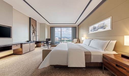 The Westin Singapore - Guest Room 1 King - Book on ClassicTravel.com