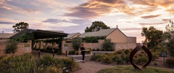 The Louise - Exterior - Book on ClassicTravel.com