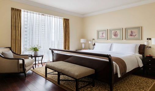 Raffles Makati - Legacy Suite - Book on ClassicTravel.com