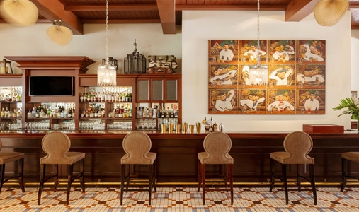 Raffles Makati - Long Bar - Book on ClassicTravel.com